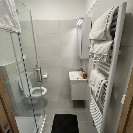 Utulna Garsonka S Vyhledem Do Zahrady Apartamento *